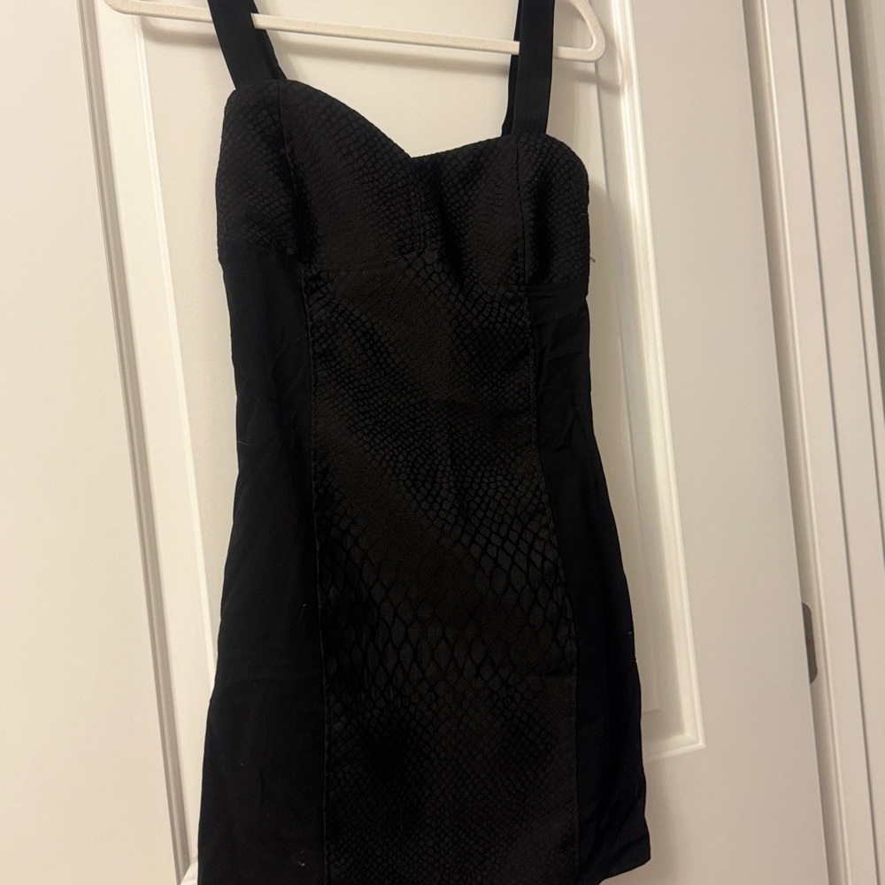 H&M Divided Black Snakeskin Texture Mini Dress – Size 12